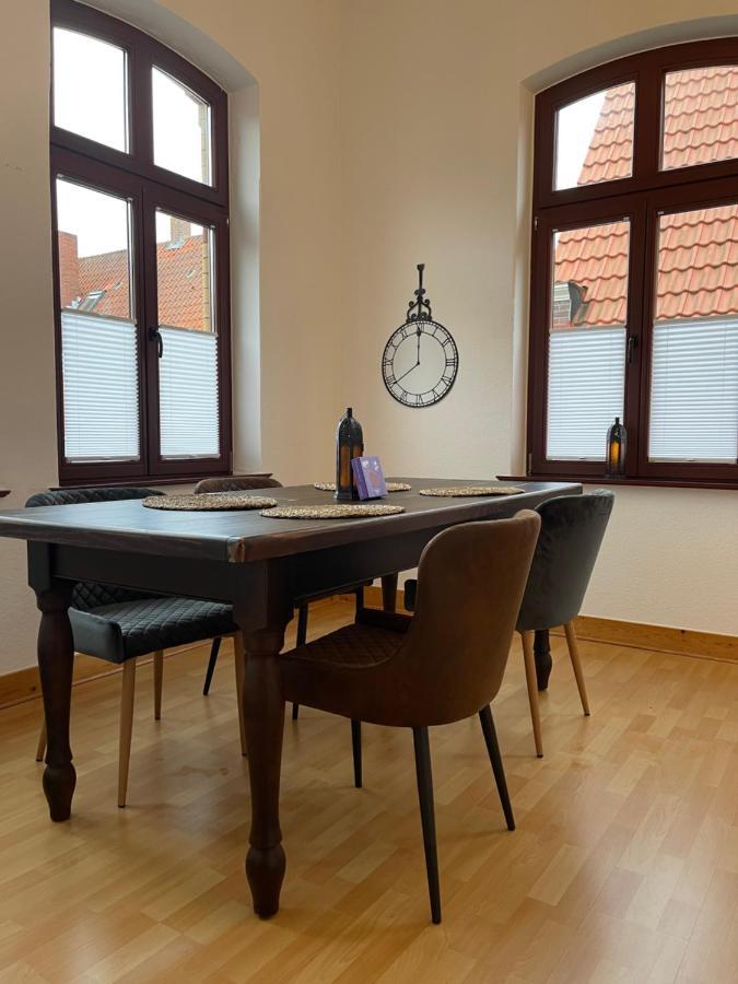 Charmante Ferienwohnung Mit Terrasse Im Herzen Von 노르덴 외부 사진
